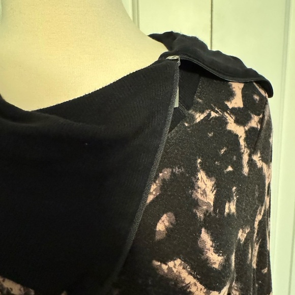 Stylish Black and Tan Animal Print Sweater - Picture 3 of 10